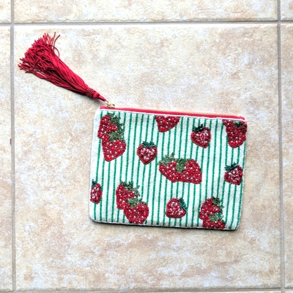 MAUVE Wild Berry Beaded Strawberry Resort Flat Tassel Clutch